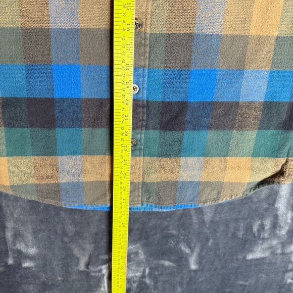 Woolrich Men's Button Up Long Sleeve Size Medium Plaid Patter Double Pockets - Picture 4 of 7